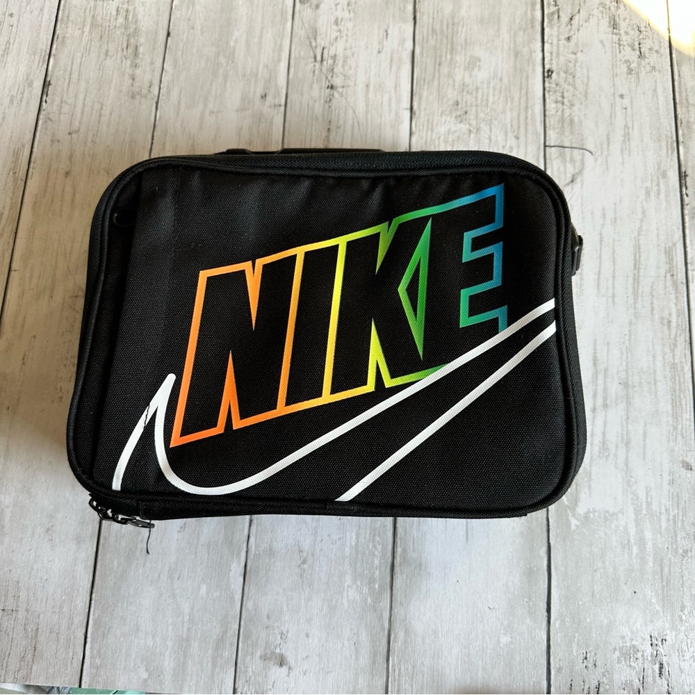 PREOWNED NIKE LUNCH BOX RECTANGLE BLACK ZIP CLOSURE RAINBOW SWOOSH